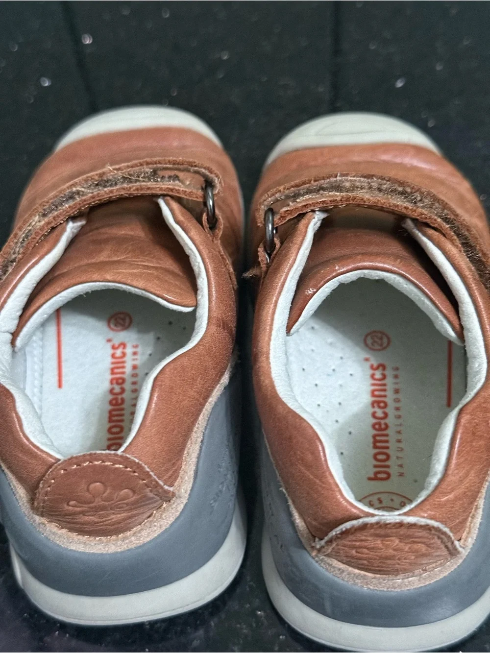 Biomecanics Kids Leather Hook-and-Loop Sneakers in Rust Brown size 22/ or 6 - Picture 8 of 10